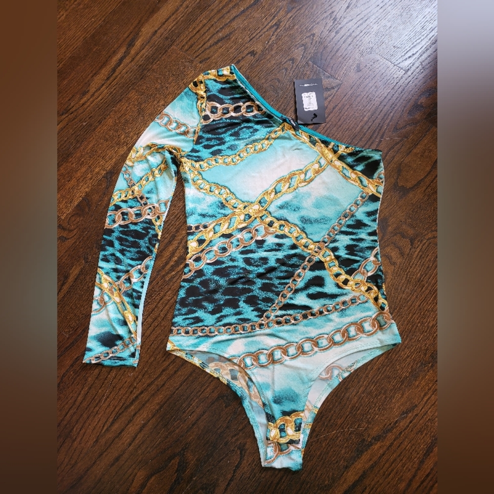 💜💜 Fashion Nova One should bodysuit 💜💜